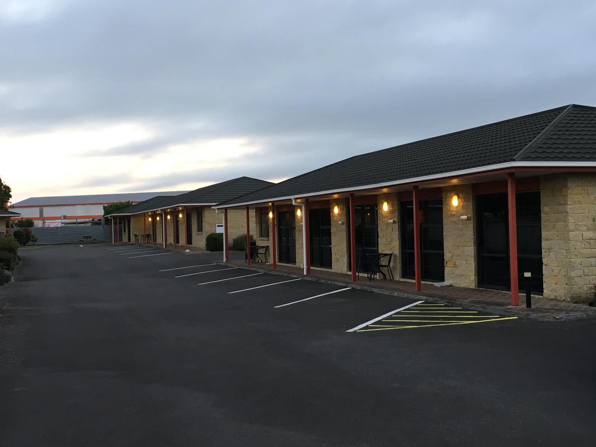 Kiwi Court Motel Hawera Exterior photo